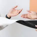 Ảnh minh họa: Giả người quen mượn tài khoản